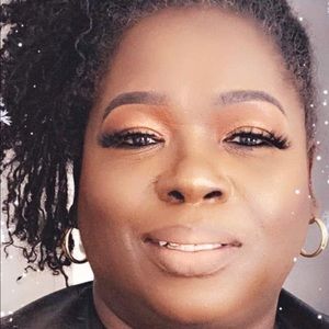 Meet your Posher, Renee